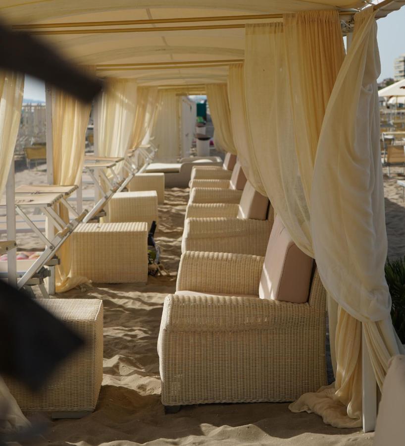 Hotel Lungomare Riccione Buitenkant foto